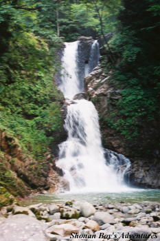 Shirabu Waterfall